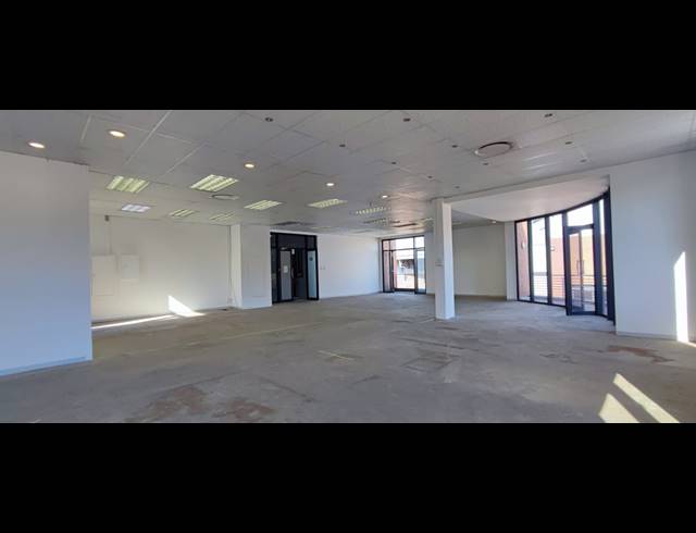 359.70M² OFFICE TO LET IN ZWARTKOP
